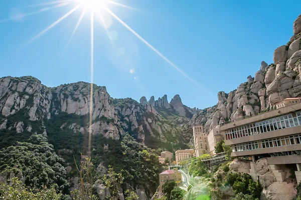 バルセロナ スペイン モンセラット修道院 サンタ マリア モンセラット Santa Maria Montserrat バルセロナ近郊のモンセラット山にあるベネディクト会修道院 — ストック写真