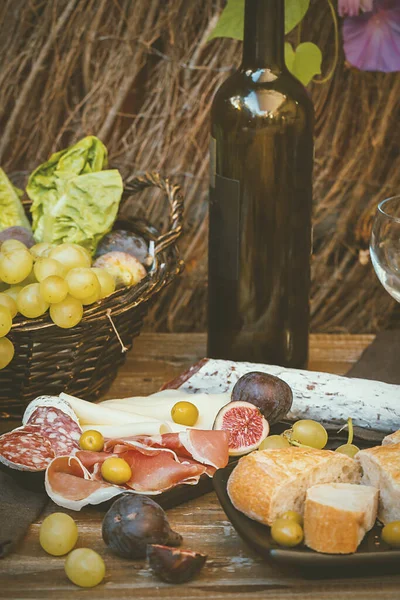 Italian Antipasti Plate Ham Salami Cheeses Olives Figs Wine — Stock Photo, Image