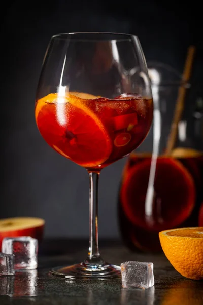 Refreshing sangria or punch — Stock Photo, Image