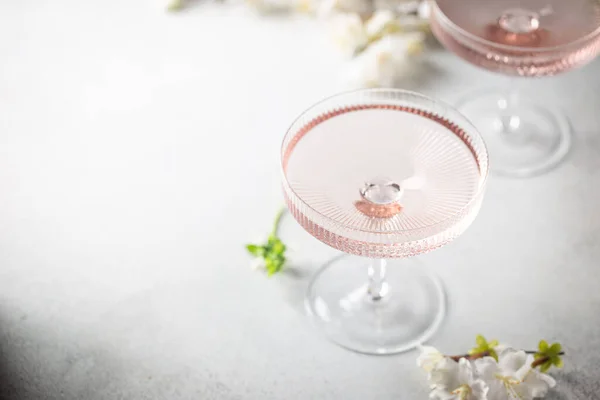 Coquetel cosmopolita rosa — Fotografia de Stock