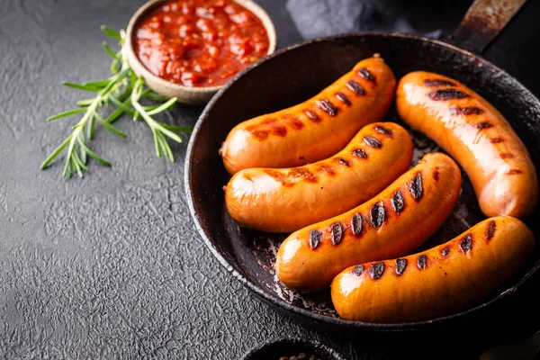 Enchidos deliciosos fritos — Fotografia de Stock