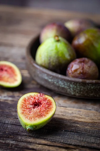 Fresh ripe figs — Stock Photo, Image