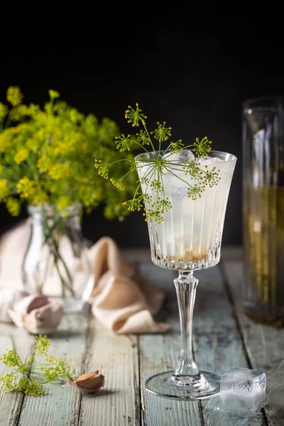 Pekel cocktail in een glas — Stockfoto