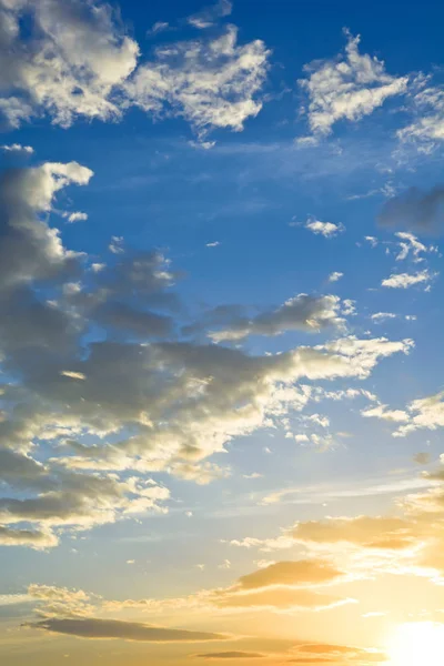 Majestätischer Himmel Mit Wolken Bei Sonnenaufgang — Stockfoto