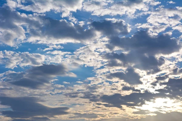 Majestätischer Himmel Mit Wolken Bei Sonnenaufgang — Stockfoto