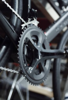 Ön bisiklet tekerleği, hub ve yol bisikleti kollu yakın çekim