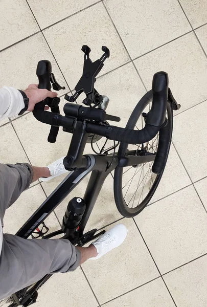 Ön bisiklet tekerleği, hub ve yol bisikleti kollu yakın çekim