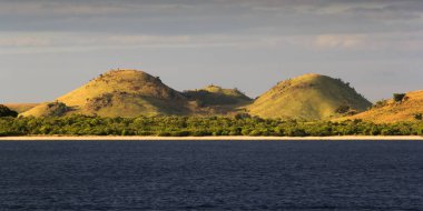 Sahilde gün batımı