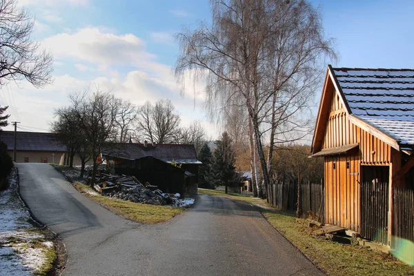 Wooden cabin path village — Stock Photo, Image