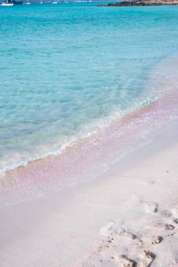 Paradisiac beach şaşırtıcı ile formentera pembe kum ve kristal berrak su