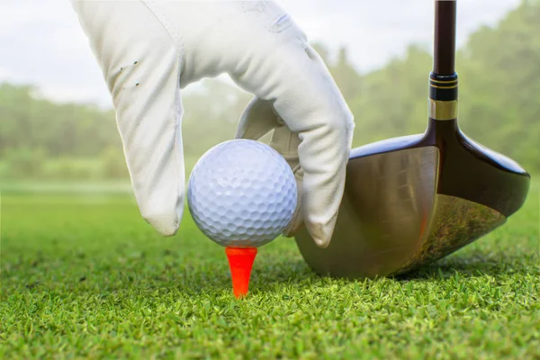 Golf beim Abschlag. — Stockfoto