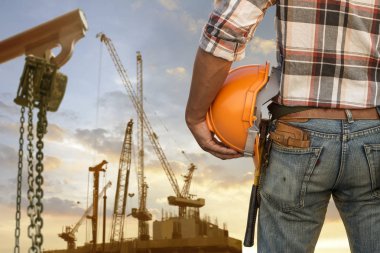İnşaat çalışanı kontrol konum iş sitesi