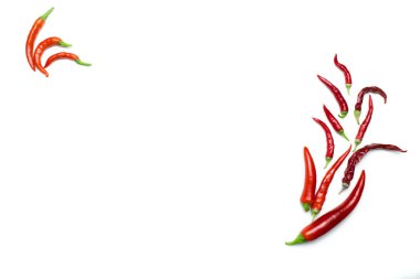 metin için yer ile beyaz bir arka plan üzerinde biber düzeni