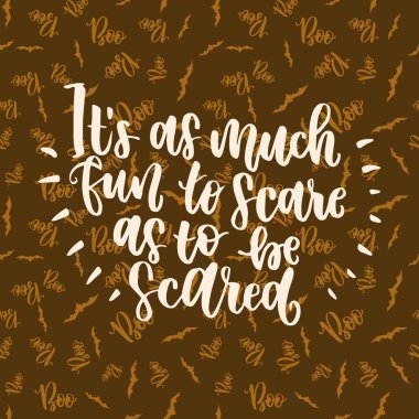 Korkmak için korkutmak çok eğlenceli. Cadılar Bayramı için el yazısı yazı. Karanlık bir arka planda beyaz ifade. Kartpostal, kart, sayfa vb için kullanın.