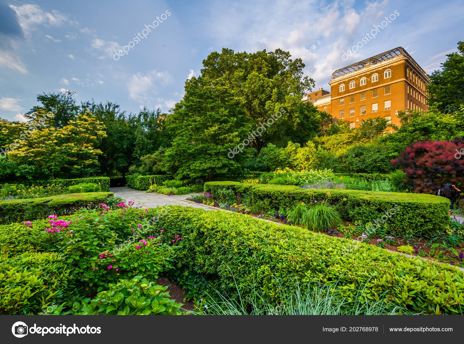 conservatory garden central park manhattan new york city stock photo - Central Park Conservatory Garden conservatory garden central park manhattan new york city stock photo - Central Park Conservatory Garden