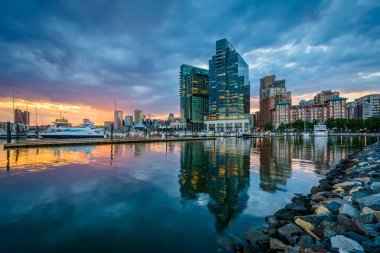 Limanın doğu içinde Baltimore, Maryland gün batımında