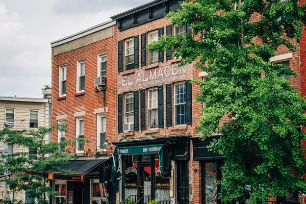 Geschäfte Entlang Der Driggs Avenue Williamsburg Brooklyn New York City — Stockfoto