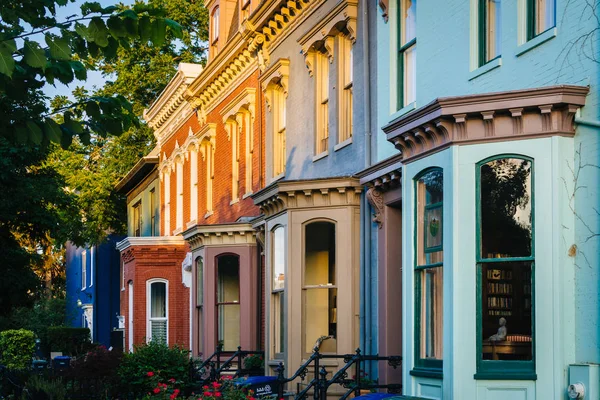 Farbenfrohe Reihenhäuser Auf Der Independence Avenue Capitol Hill Washington — Stockfoto