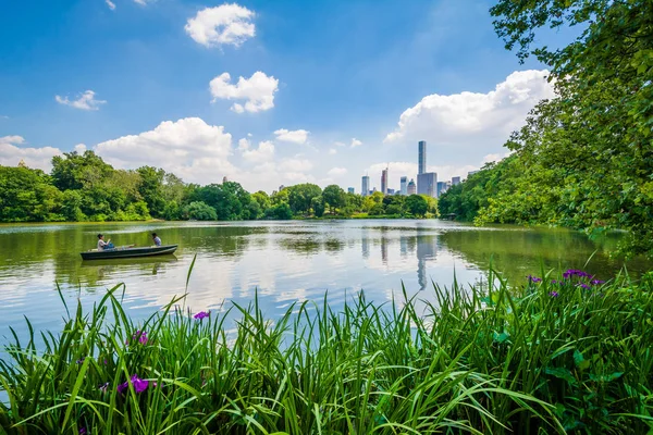 Στη Λίμνη Στο Central Park Στο Μανχάταν Νέα Υόρκη — Φωτογραφία Αρχείου