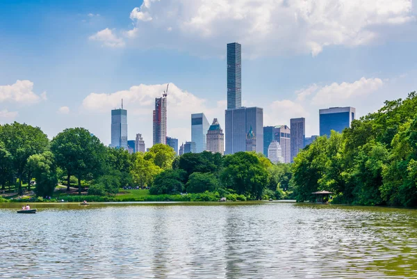 Στη Λίμνη Στο Central Park Στο Μανχάταν Νέα Υόρκη — Φωτογραφία Αρχείου