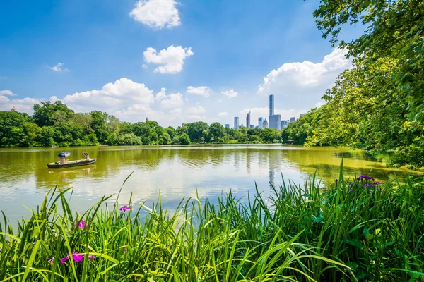 Στη Λίμνη Στο Central Park Στο Μανχάταν Νέα Υόρκη — Φωτογραφία Αρχείου