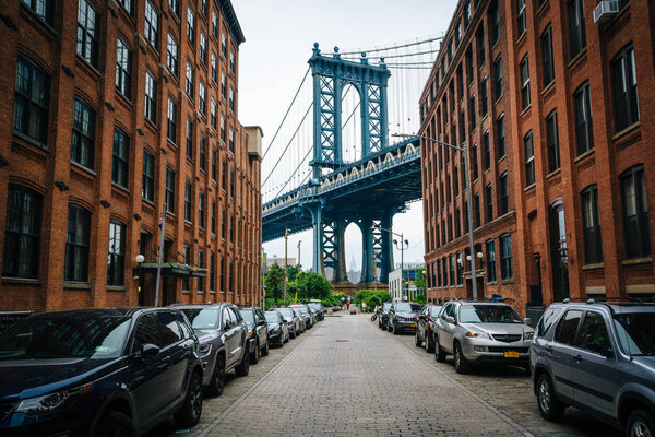Washington Street and the Manhattan Bridge, in DUMBO, Brooklyn, New York City.