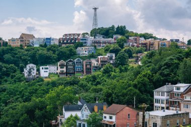 Mount Washington, Pittsburgh, Pennsylvania bir yamaca evlerin görünümü