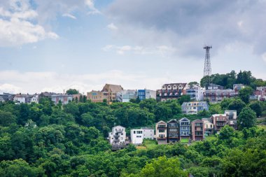 Mount Washington, Pittsburgh, Pennsylvania bir yamaca evlerin görünümü
