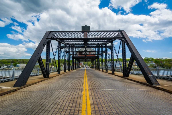 ニューヘブン コネチカット州のクイニピアック川 グランド アベニュー橋 — ストック写真