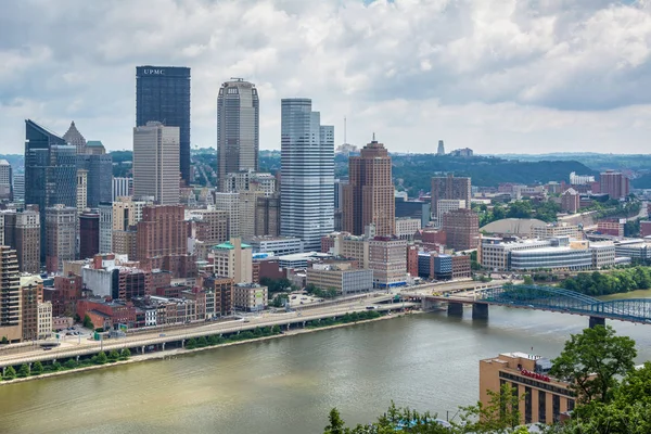 匹兹堡天际线和蒙农加希拉河的看法 从登上华盛顿 匹兹堡 宾夕法尼亚州 — 图库照片