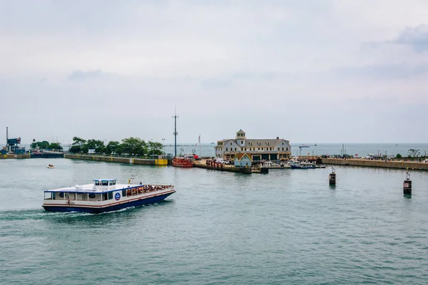 Лодка Реке Чикаго Чикаго Штат Иллинойс — стоковое фото