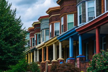 Guilford Avenue, Baltimore, Maryland renkli satır evler