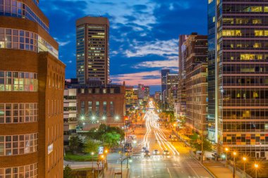 Pratt Street, Inner Harbor, Baltimore, Maryland gece görünümü