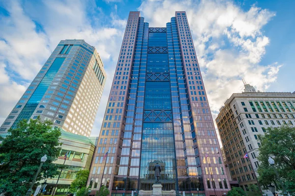 Edificios modernos a lo largo de High Street en Columbus, Ohio . — Foto de Stock