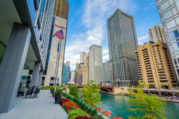 Skyscrapers Chicago River Chicago Illinois — Stock Photo, Image