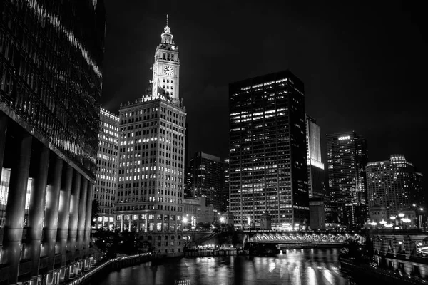 Grattacieli Lungo Fiume Chicago Notte Chicago Illinois — Foto Stock