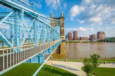 John A. Roebling asma Smale Riverfront Park, Cincinnati, Ohio Marnixkade köprü,.