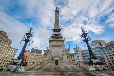 Asker ve denizcilerin Anıtı Şehir Indianapolis, Indiana.
