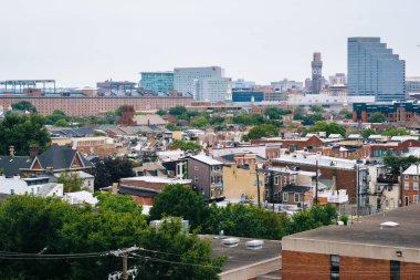 Federal Hill ve şehir merkezinde Baltimore, Maryland görünümü