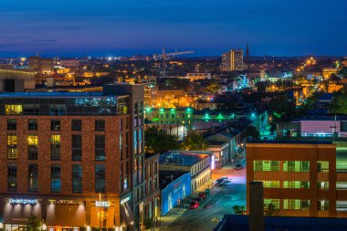Limanın Doğu görünümünü, gece, Baltimore, Maryland