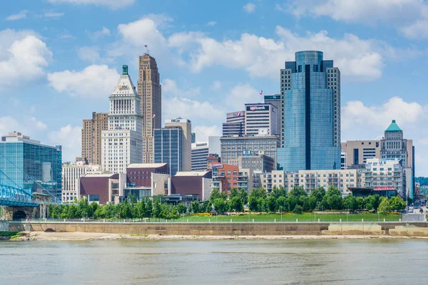 Cincinnati Skyline Ohio Rivier Gezien Vanaf Newport Kentucky — Stockfoto