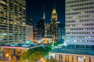 Gece, Baltimore, Maryland şehir merkezinin görünümü