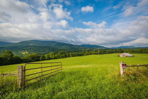 Blick Auf Einen Bauernhof Und Die Berge Ländlichen Potomac Hochland — Stockfoto