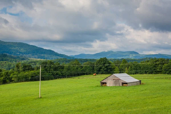 Bir Çiftlik Kırsal Potomac Dağlık Batı Virginia Dağlarda Görünümü — Stok fotoğraf