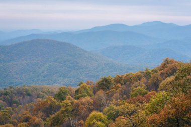 Blue Ridge dağ sırtlar Skyline sürücü Shenandoah Milli Parkı, Virginia'da sonbahar manzarası