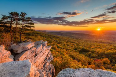 Annapolis kayalar, boyunca South Mountain, Maryland Appalachian izini gün batımı görünümü
