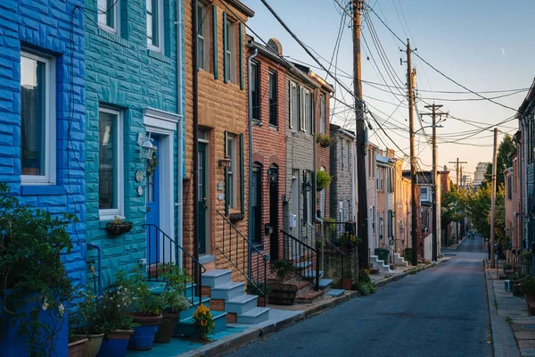 Casas Coloridas Linha Longo Rua Capela Colina Açougueiros Baltimore Maryland — Fotografia de Stock