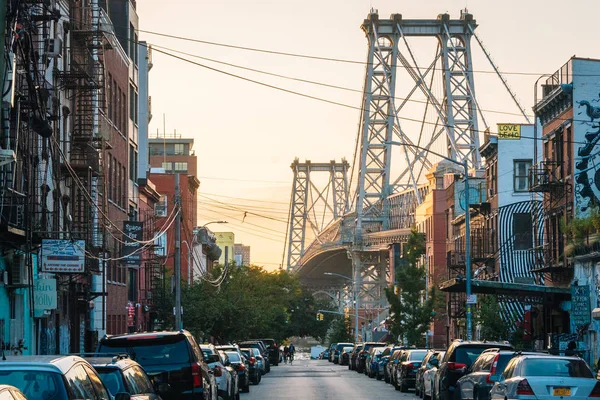 Sjätte Gatan Och Williamsburg Bridge Solnedgången Brooklyn New York City — Stockfoto