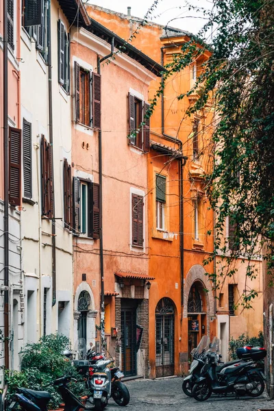 Uma Rua Estreita Trastevere Roma Itália — Fotografia de Stock