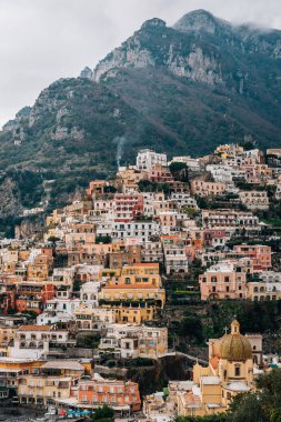 Positano, görünümde Amalfi kıyısında, Campania, İtalya